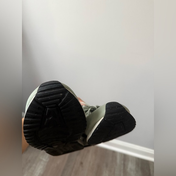 New Balance Rev Lite Sneakers Running Casual Shoes Green Black White Size 7 - Picture 7 of 12